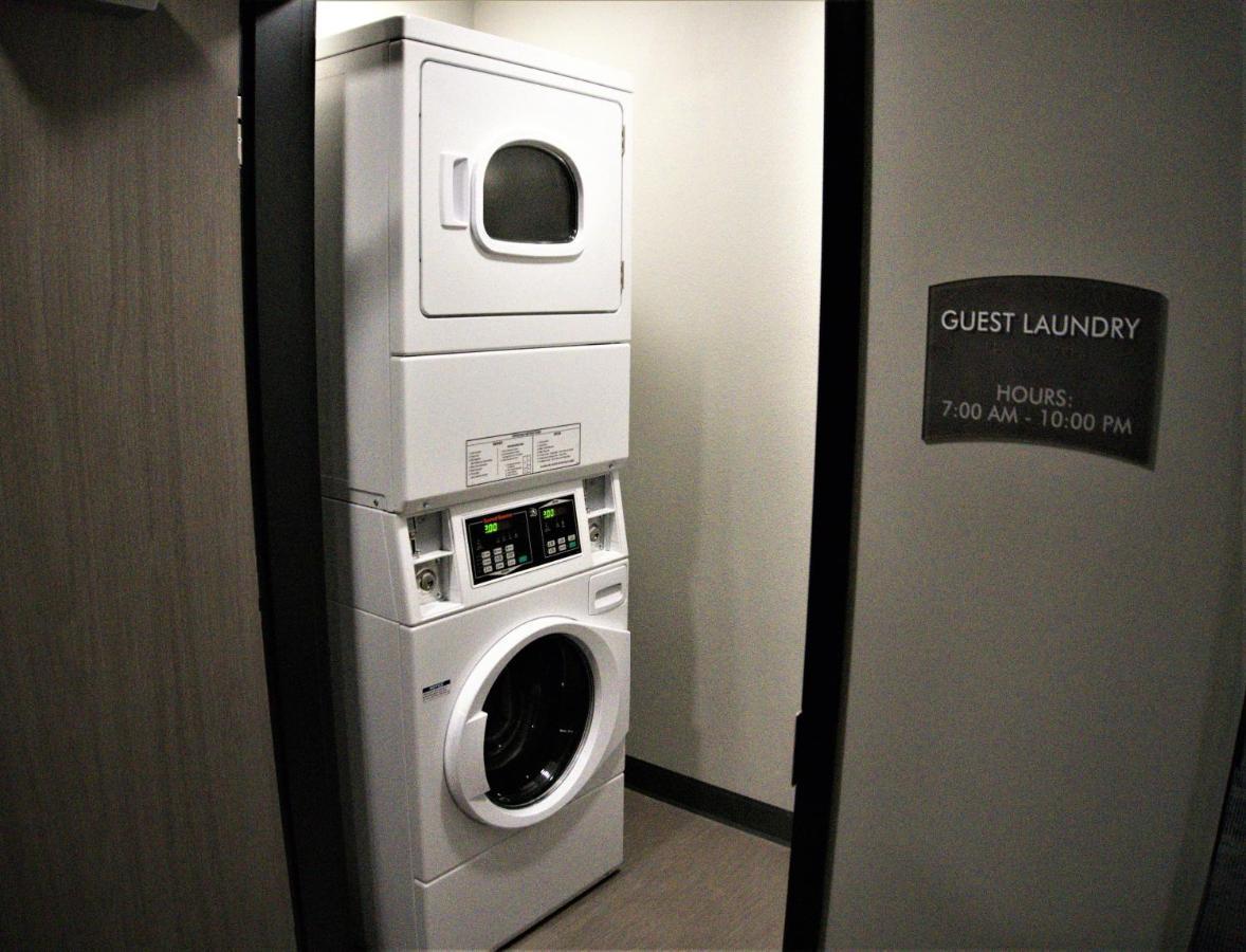 Brookstone Inn & Suites Fort Dodge Eksteriør billede