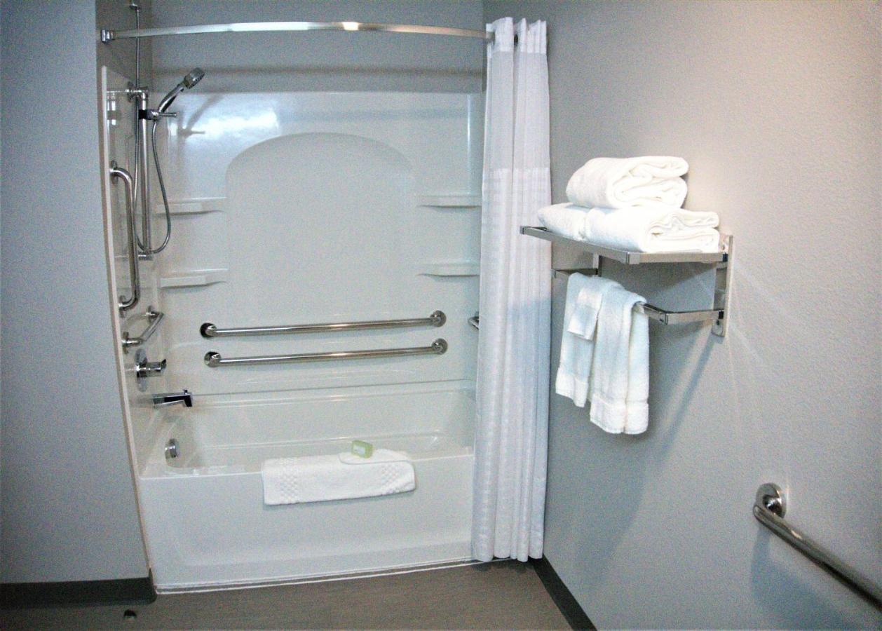 Brookstone Inn & Suites Fort Dodge Eksteriør billede