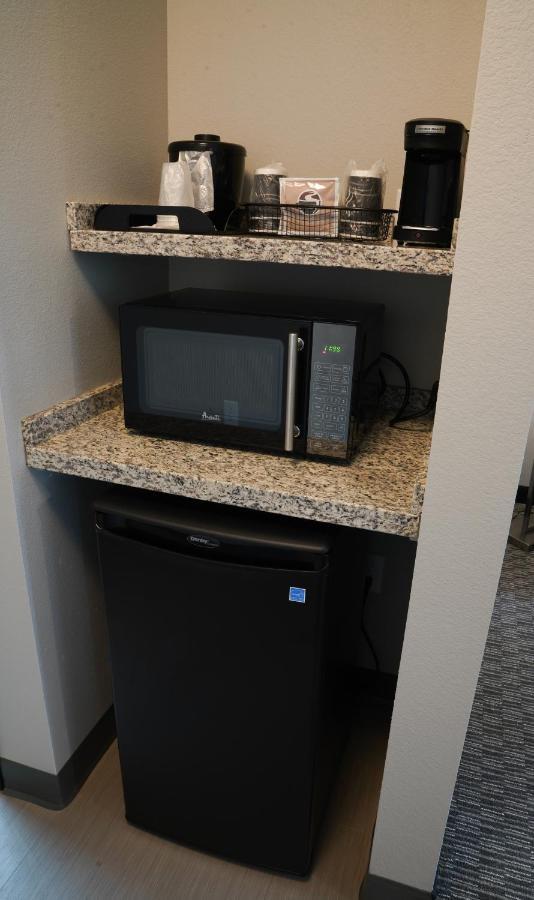 Brookstone Inn & Suites Fort Dodge Eksteriør billede