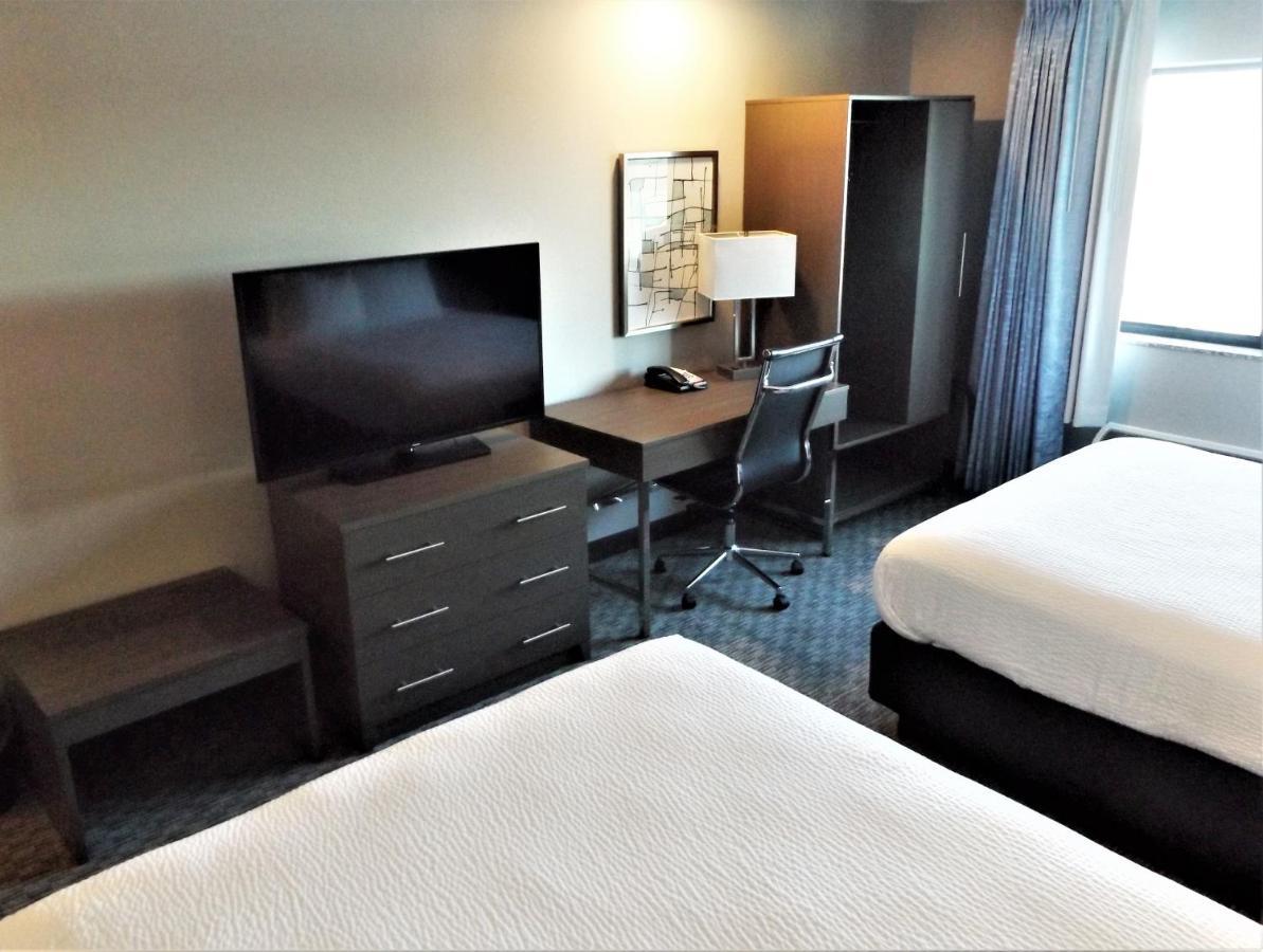 Brookstone Inn & Suites Fort Dodge Eksteriør billede