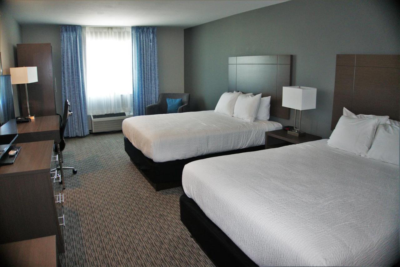 Brookstone Inn & Suites Fort Dodge Eksteriør billede